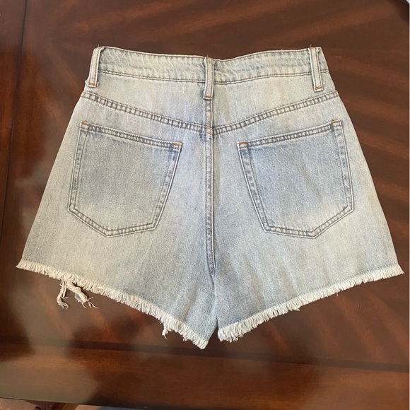 Signature 8 Jean shorts - Picture 2 of 3